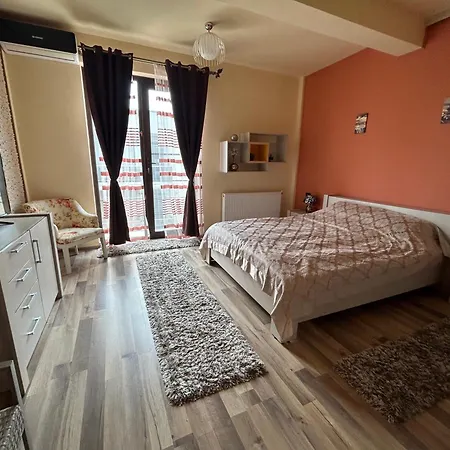 Partyvibe Mamaia Apartment